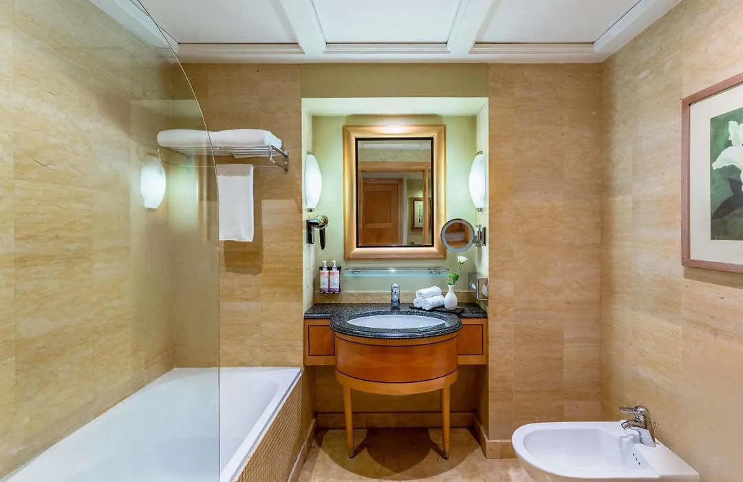 Moevenpick Hotel Doha-1